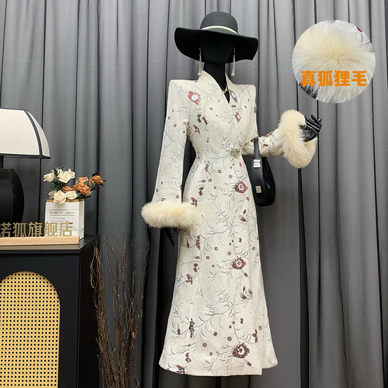 品诺狐冬季立领加棉丝绒象牙白棉服女刺绣亮片提花棉衣狐狸毛袖口