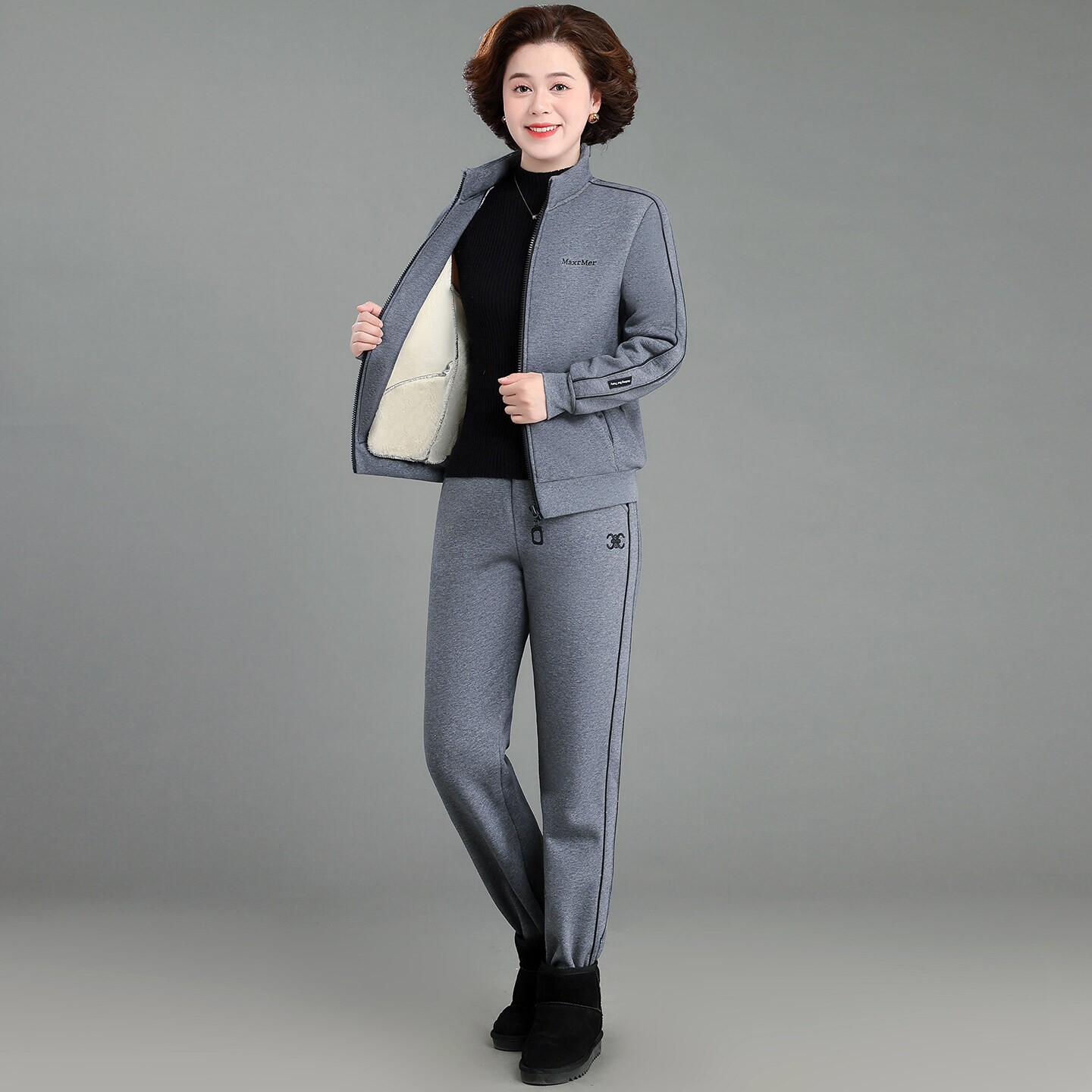 休闲运动套装女秋冬加绒加厚羊羔毛外套女卫衣中年妈妈两件套