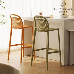 家用高脚凳北欧简约创意镂空靠背岛台吧椅奶茶店咖啡厅可叠放吧椅