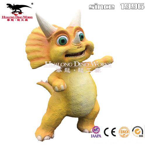 黄色可爱卡通三角龙雕塑摆件玩偶恐龙自贡恐龙模型大型游乐厂家