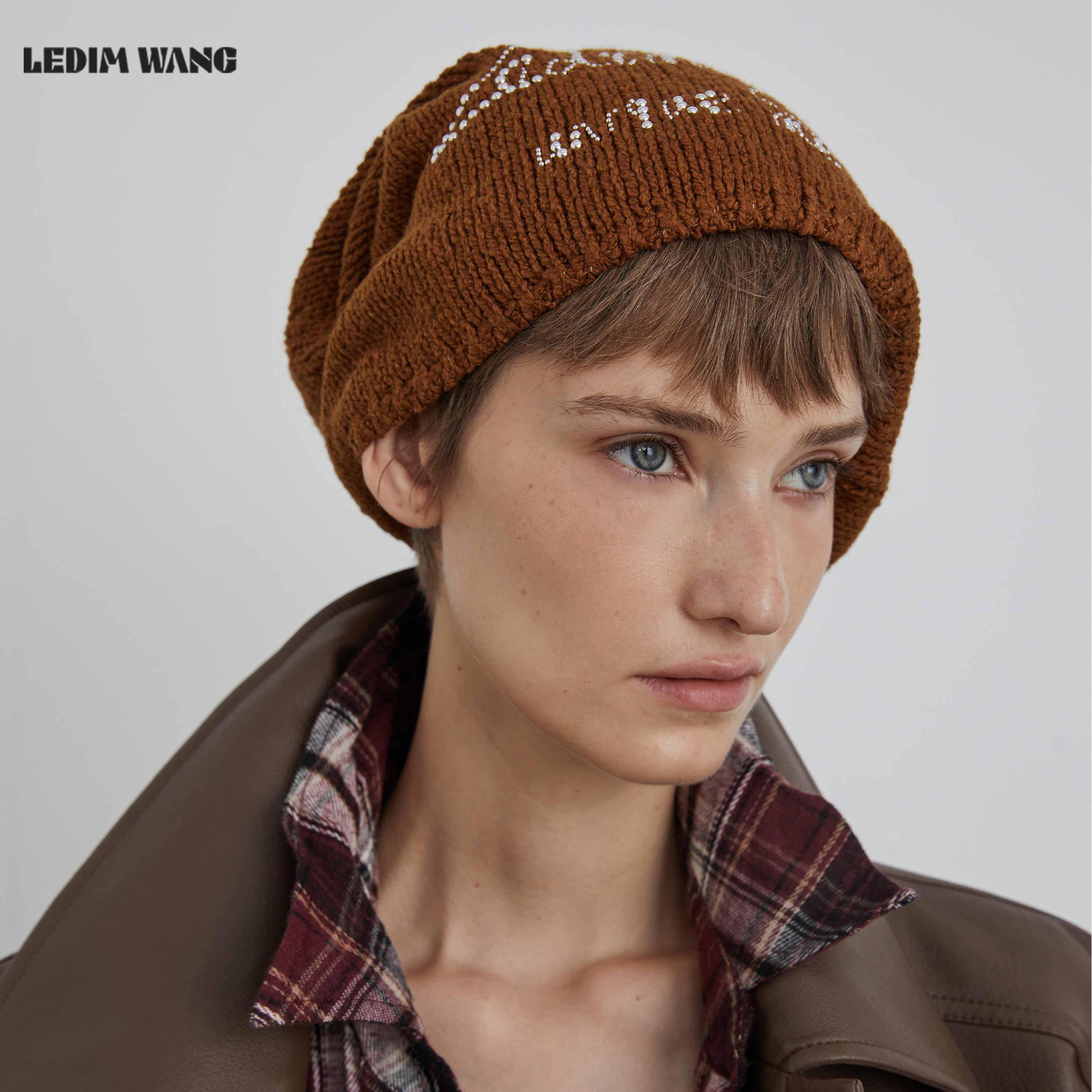 LEDIM WANG白标/烫片堆堆针织冷帽女2025冬季新款棕色宽松薄款