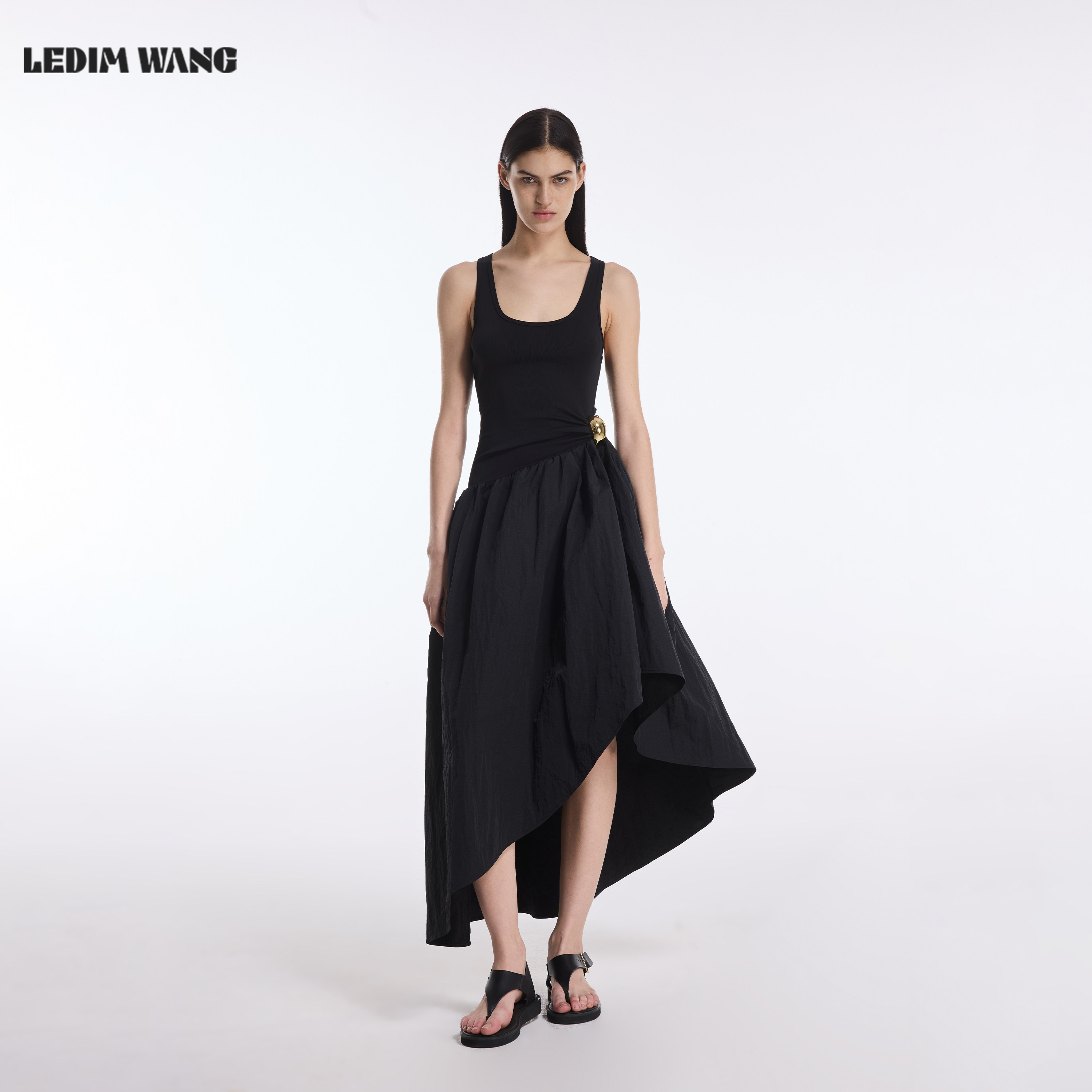 LEDIM WANG解构拼接背心连衣裙女2026春夏新款黑色收腰裙摆中长裙