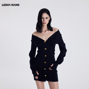 LEDIM WANG鎏金V领长袖连衣裙女2026春新款黑色长袖修身针织短裙