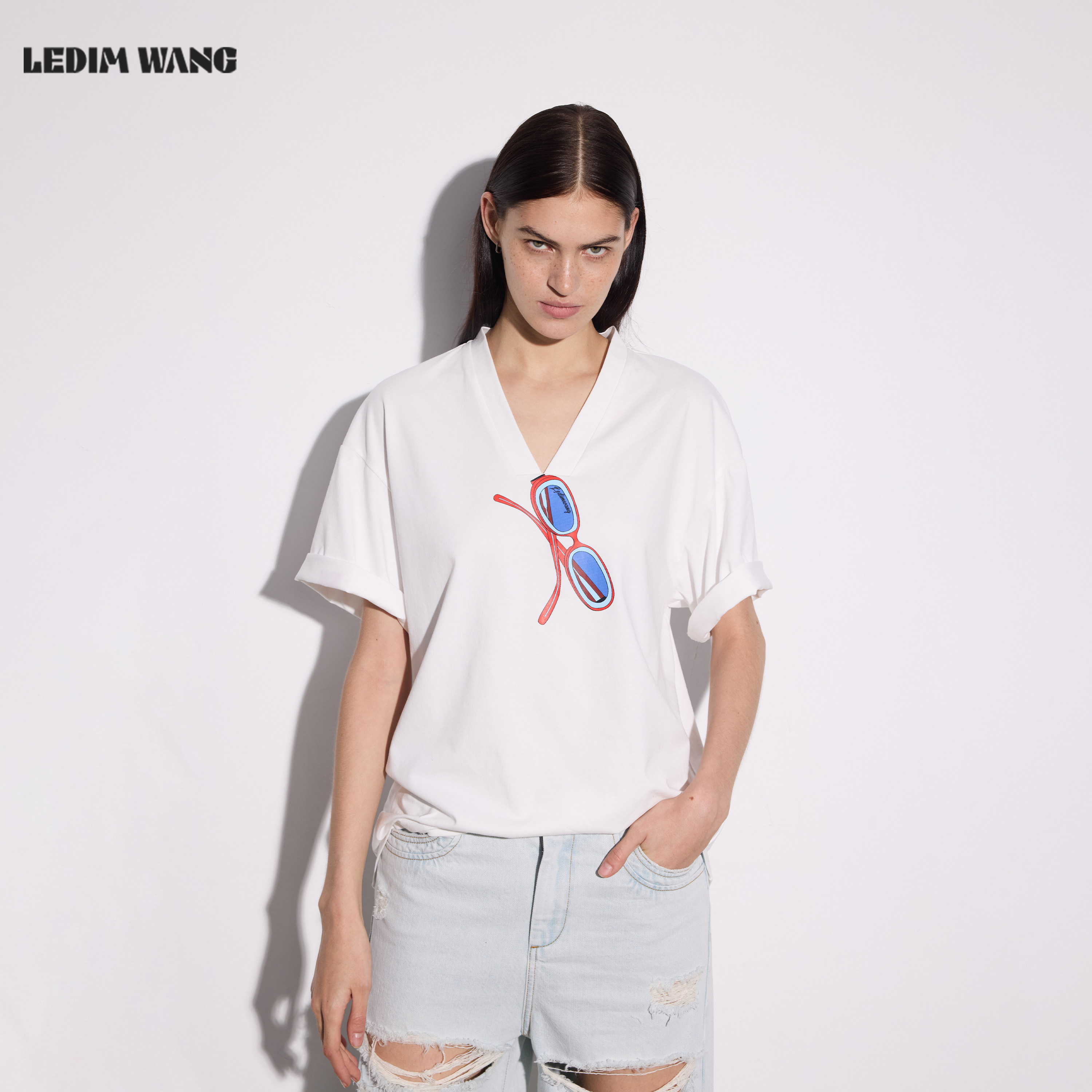 【明星同款】LEDIM WANG经典基础V领白色T恤女印花短袖上衣夏新款