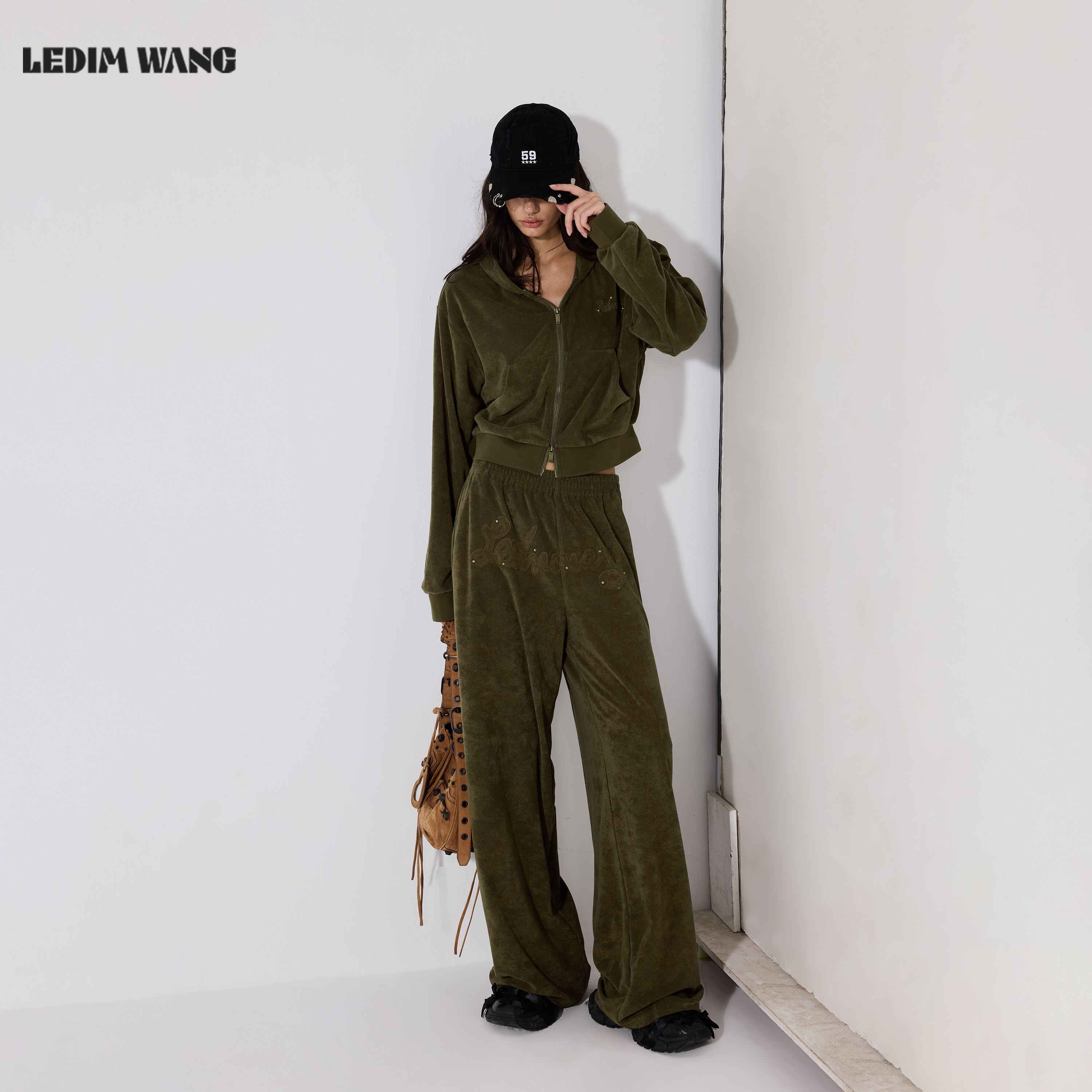 LEDIMWANG松弛毛巾感时尚套装图片