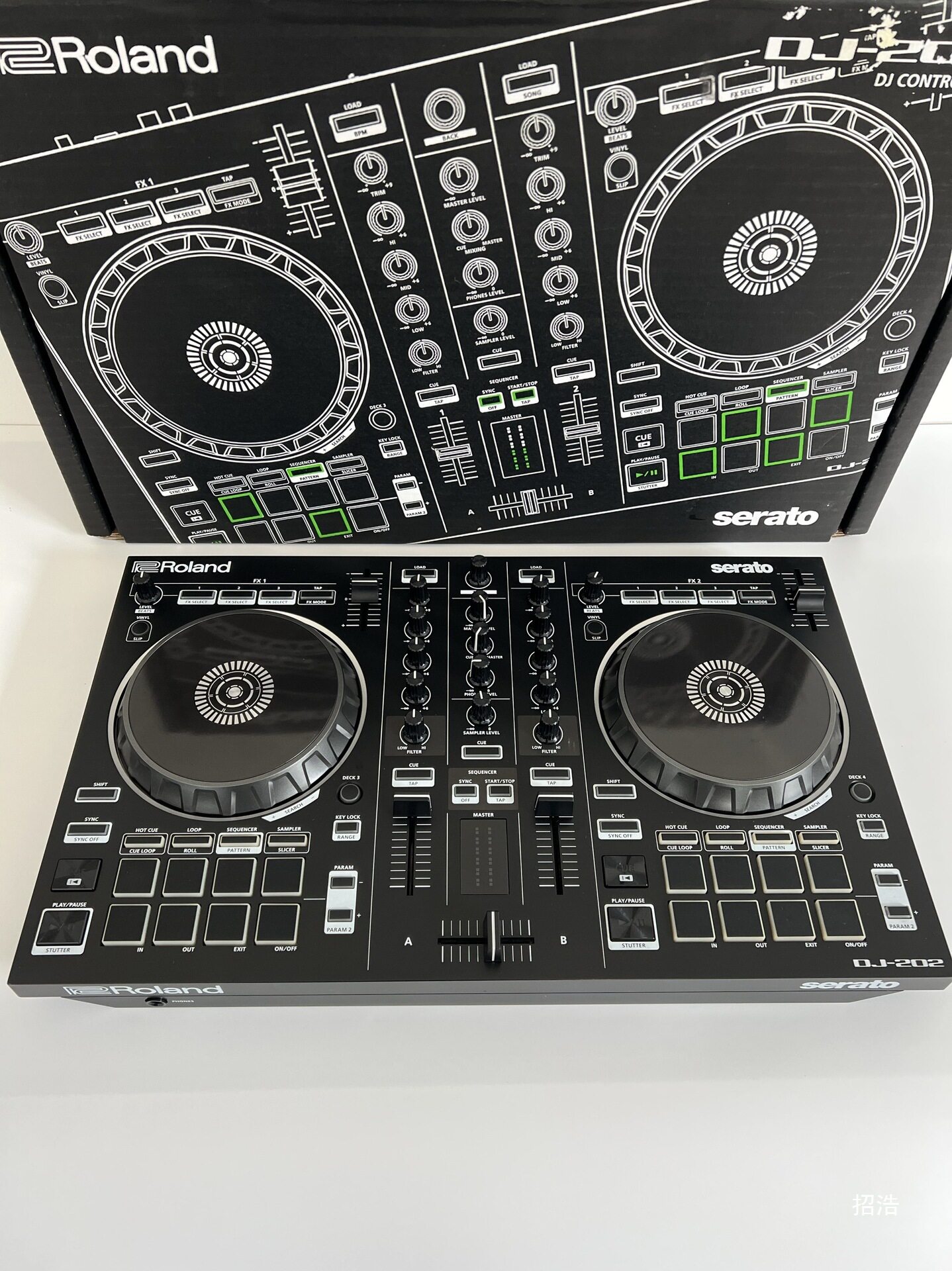 罗兰Roland数码打碟机入门级电脑DJ控制器混音台