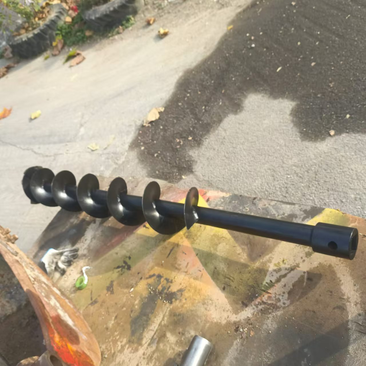 旋挖转路面打草机挖树根灌封