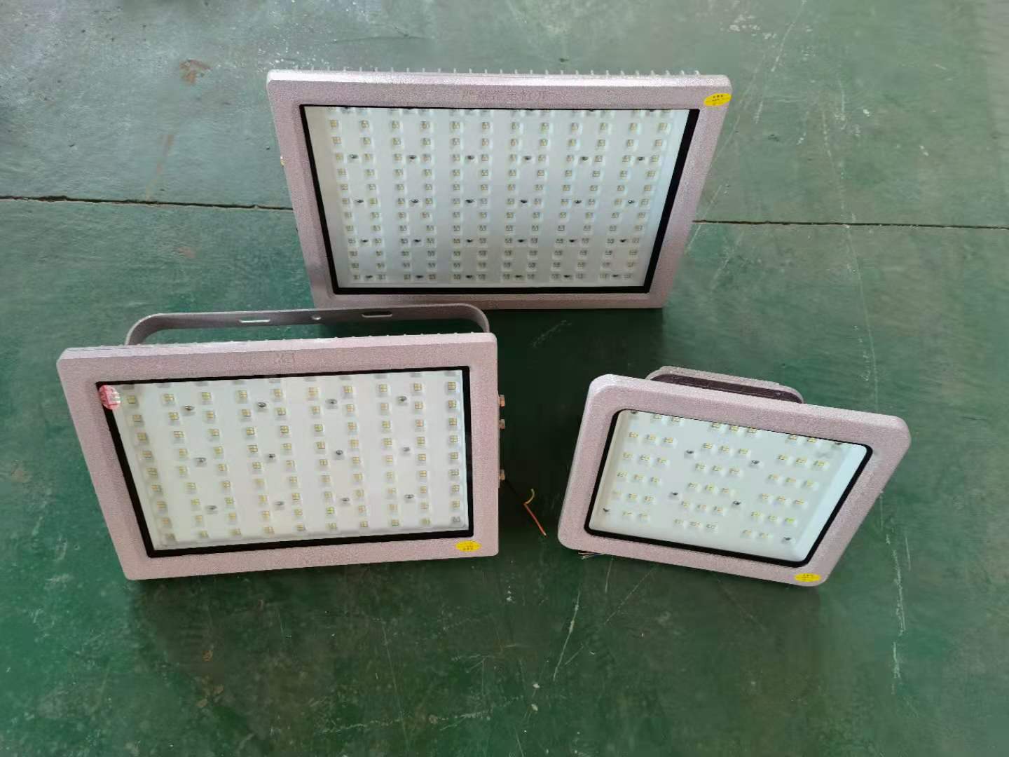 供应LED防爆灯仓库厂房加油站用投光灯100-400w泛光灯模具