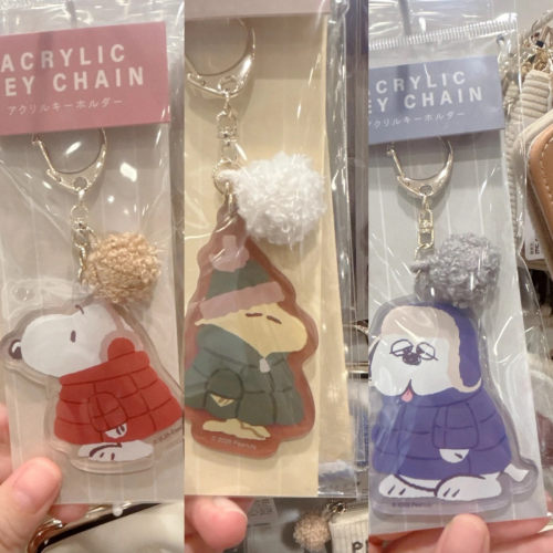 史努比冬季毛绒球亚克力钥匙扣
