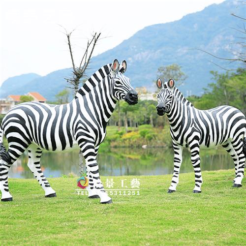 玻璃钢动物雕塑玻璃钢彩绘斑马雕塑园林景观美陈摆件雕塑