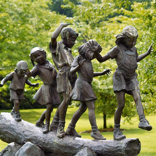 户外现代人物铸铜小孩雕塑定制黄铜青铜仿铜广场景观滑板体育运动