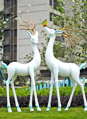 户外抽象梅花鹿玻璃钢雕塑售楼部小区草坪园林白色鹿造景模型摆件