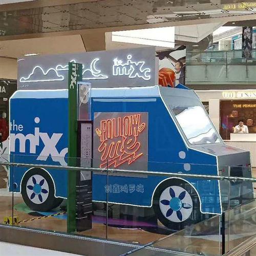 玻璃钢售卖小吃车商场美陈摆件IP点景观灯光美陈布置