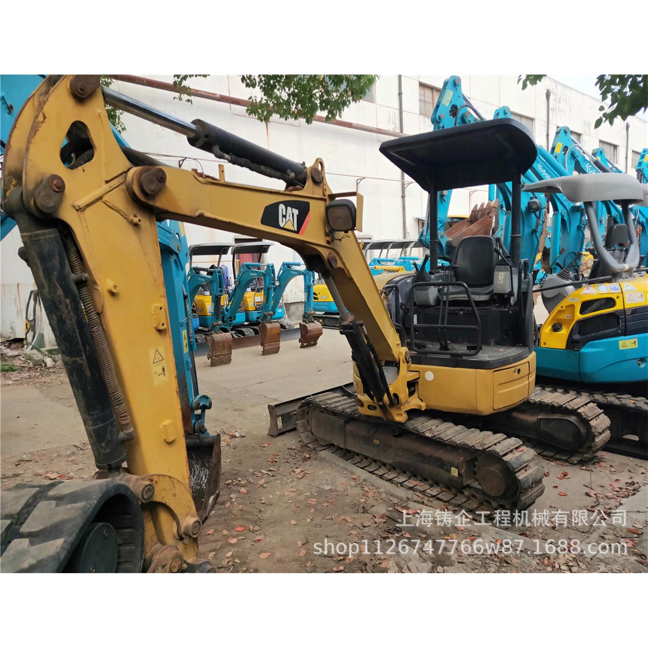 卡特彼勒CAT303C 九成新小型挖掘机钩机3吨挖机