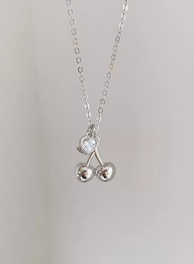 s925纯银樱桃爱心项链女ins甜美可爱轻奢小众设计心形闪钻锁骨链