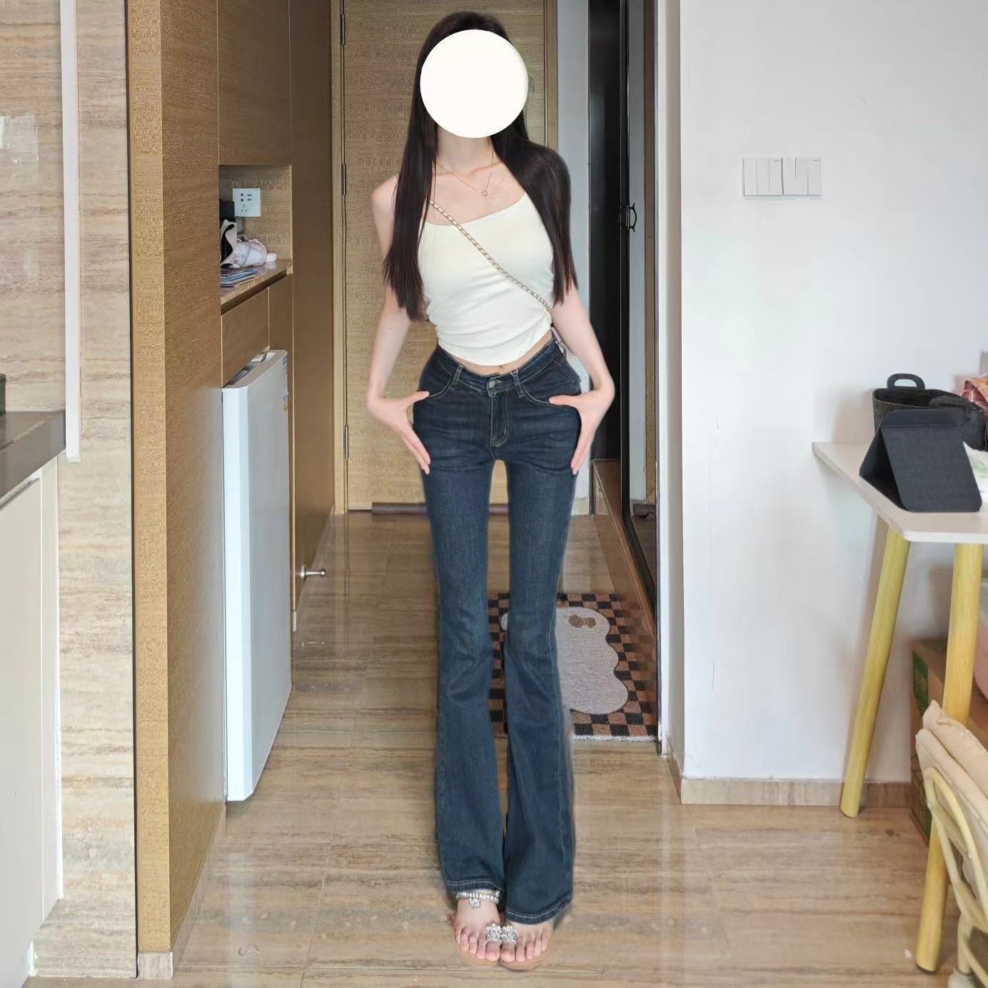 v腰牛仔裤深色低腰2025夏新款辣妹修身显瘦提臀显腿长丰胯微喇裤