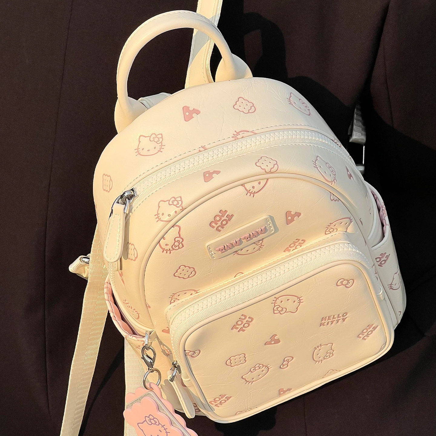 可爱猫双肩包女生旅游轻便背包高颜值大容量学生通勤书包2026新款