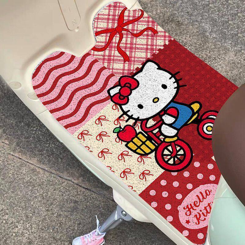 Hello Kitty卡通电动车脚踏垫耐磨蹭土丝圈通用型自裁防水踏板垫