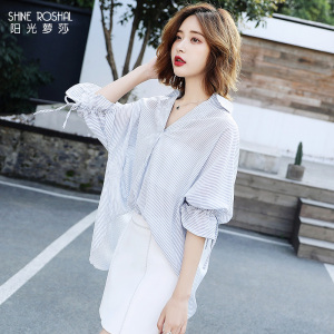 INS宽松V领条纹衬衫