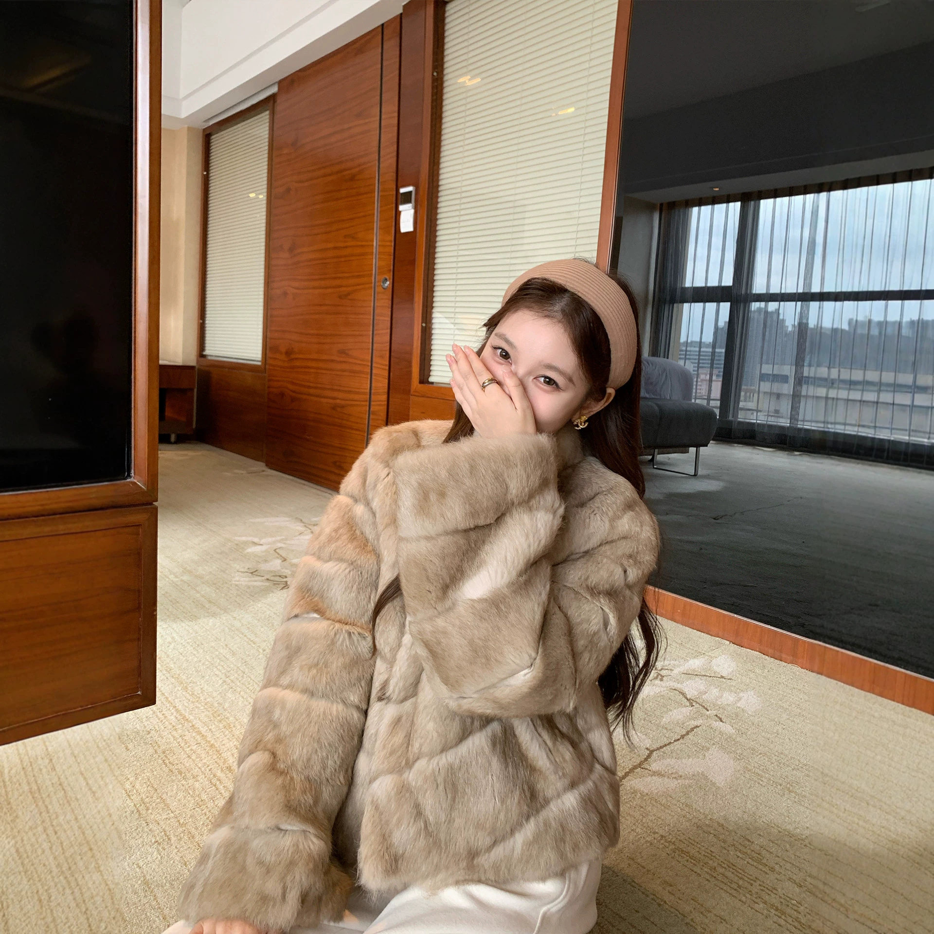 留洋千金26冬新款立领晕染奶兔毛皮草外套女加厚毛毛显瘦短款大衣