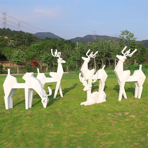 抽象梅花鹿摆件户外玻璃钢几何块面鹿雕塑园林景观房产小区装饰品