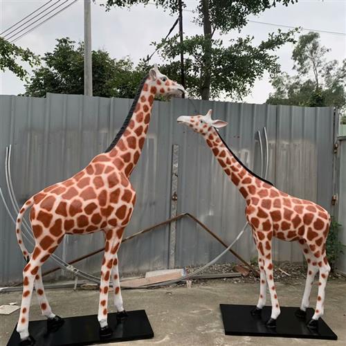 长颈鹿玻璃钢雕塑动物园雕塑摆件仿真动物道具幼儿园雕塑