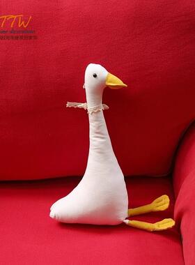 网红暖暖的萌萌可爱小白鸭柔软布艺卡通公仔摆件抱枕靠枕礼物装饰