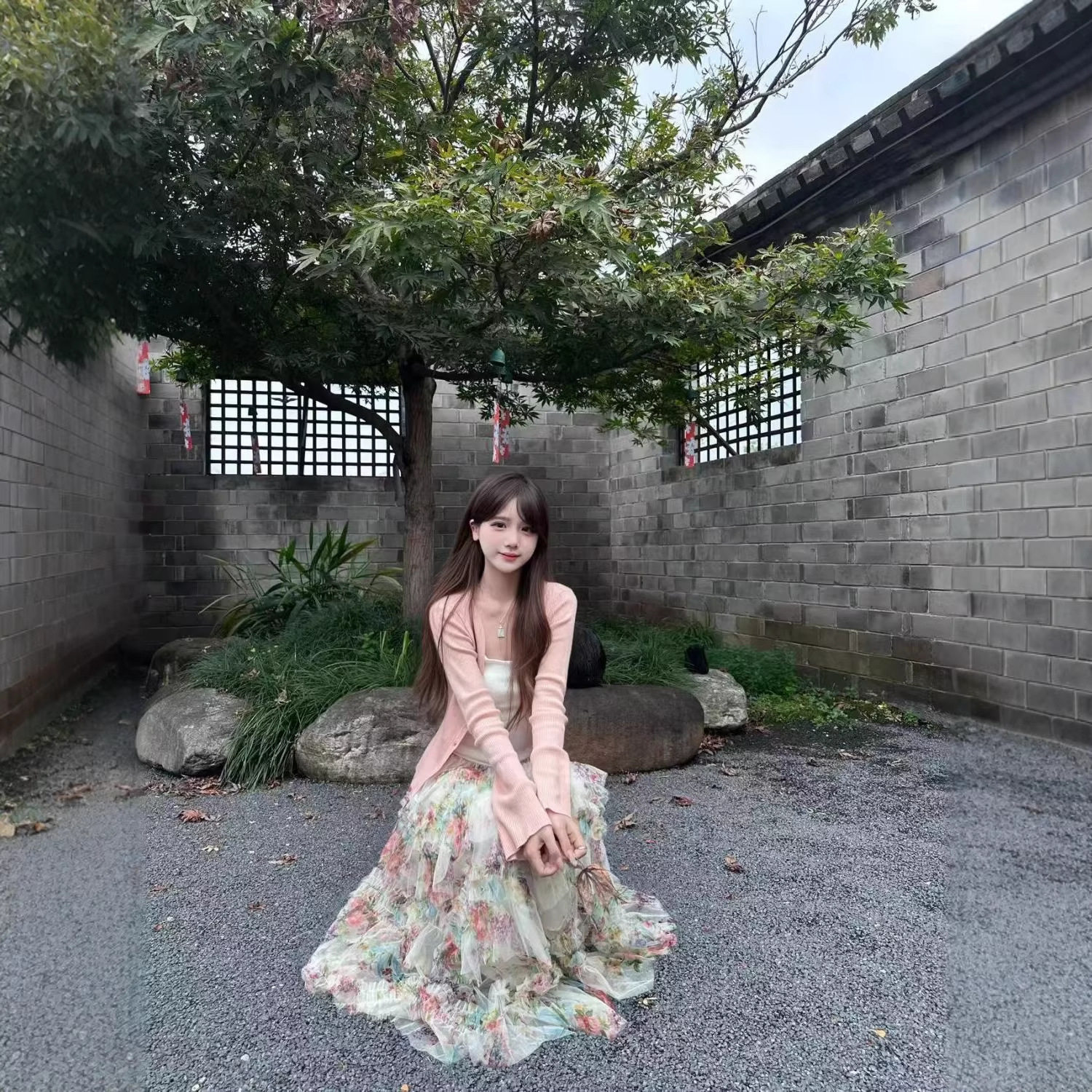 三件套女2026秋冬新款温柔风针织开衫吊带背心高腰显瘦印花半身裙
