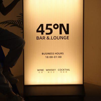 落地灯箱定制 滑轮移动充电款双面广告展示牌 奶茶店户外立式招牌