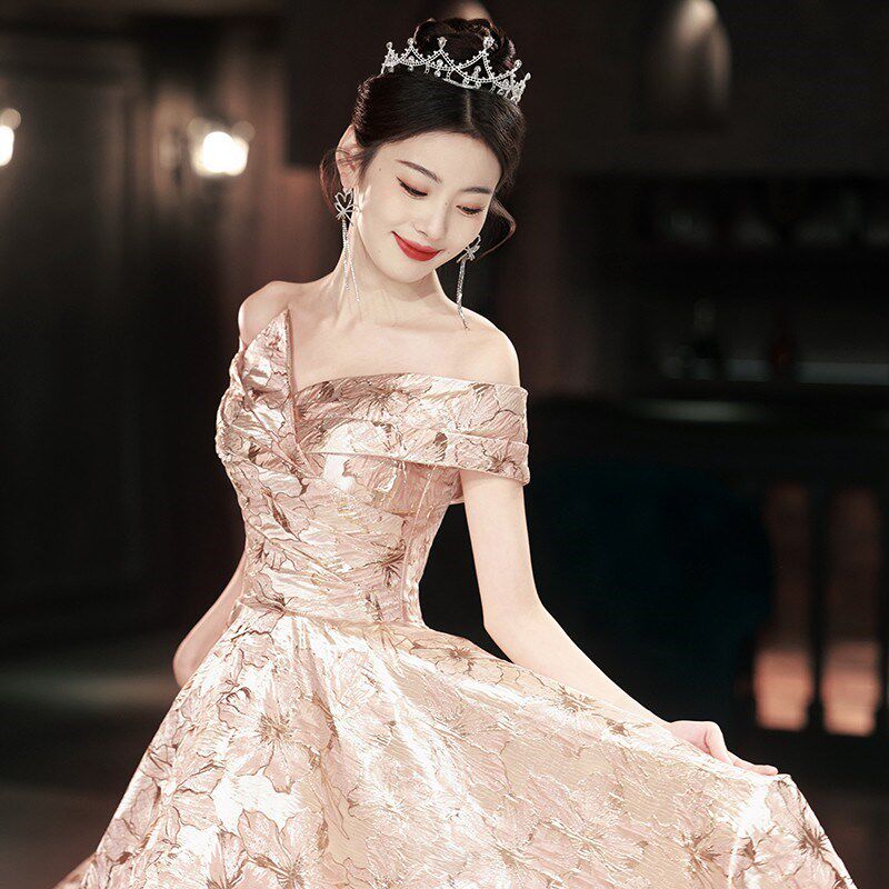 灰色提花高端晚礼服女轻奢小众一字肩宴会主持生日演出裙2025新款