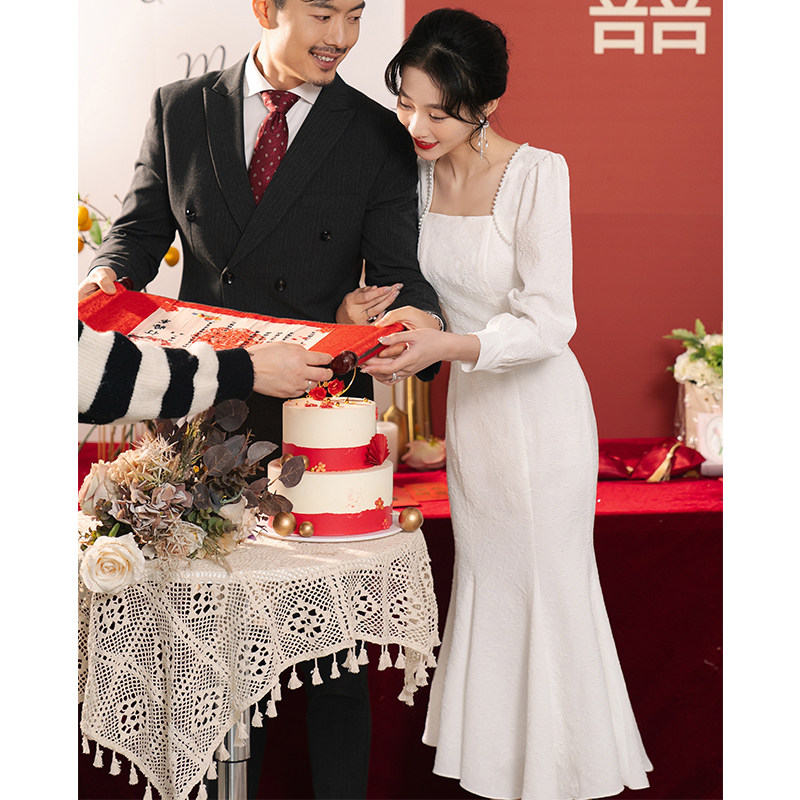 速发领证登记衣白裙2024新款高婚感法式轻婚纱订级晚礼服鱼尾连小