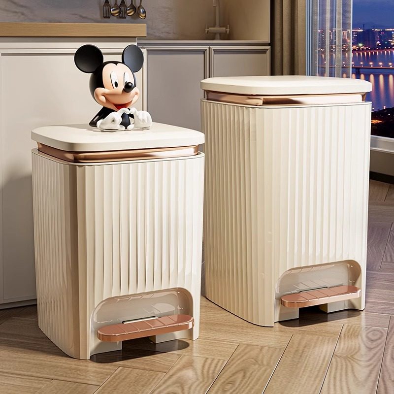 日本进口垃圾桶家用2026新款大容量脚踏式厨房客厅卧室厕所带盖纸