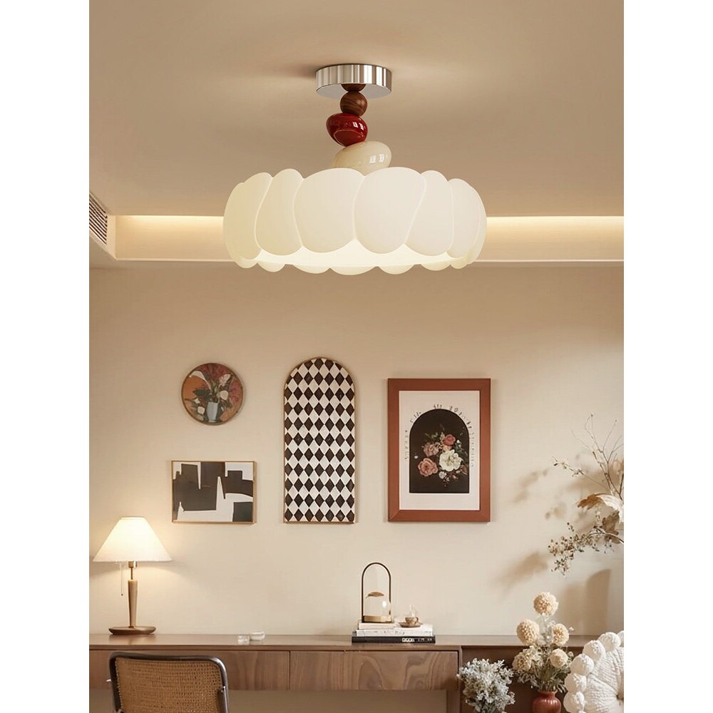 法式奶油风卧室吊灯吸顶灯护眼房间灯温馨浪漫中古2025新款主卧灯