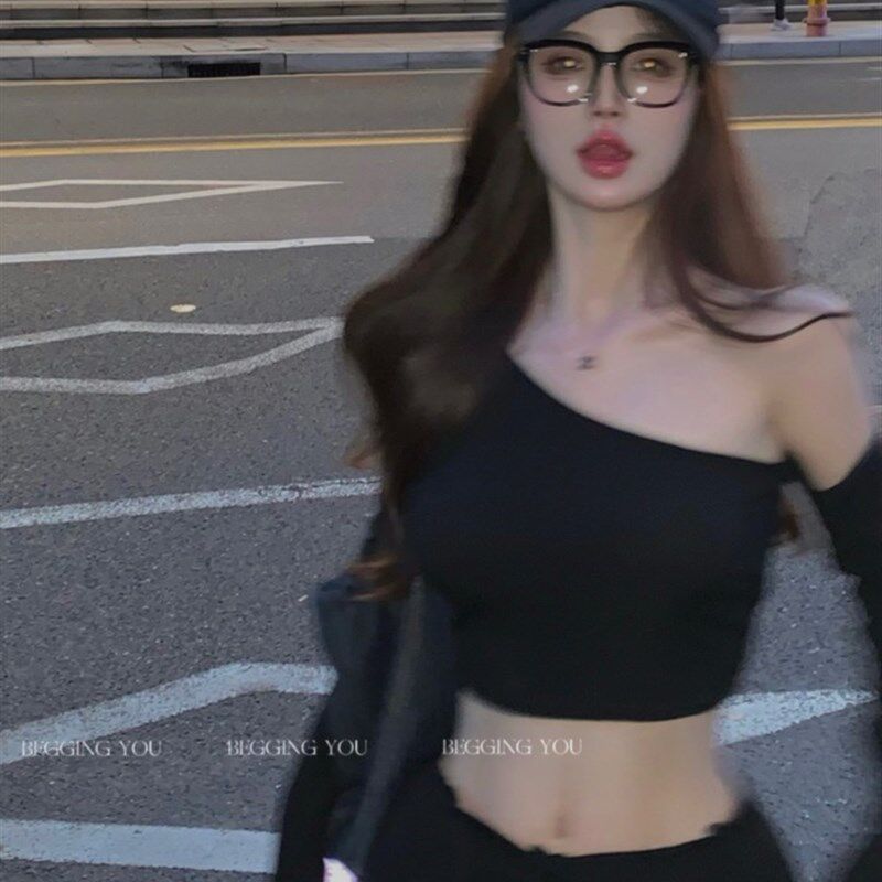 速发黑色斜肩露脐短上衣阔腿直筒休闲裤两秋套件装纯欲辣妹时尚套