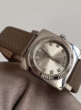 品牌正品简约手表女高级时尚通勤银灰色大表盘真皮气质百搭女生表