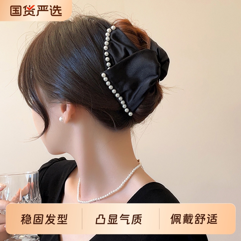 赫本风珠珠抓夹女高级感2025新款高端后脑勺发夹独特漂亮夹子头饰