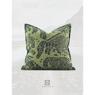 虎山野性的气息高端中世纪橄榄绿和黑色靠垫枕头样板房房子方形枕