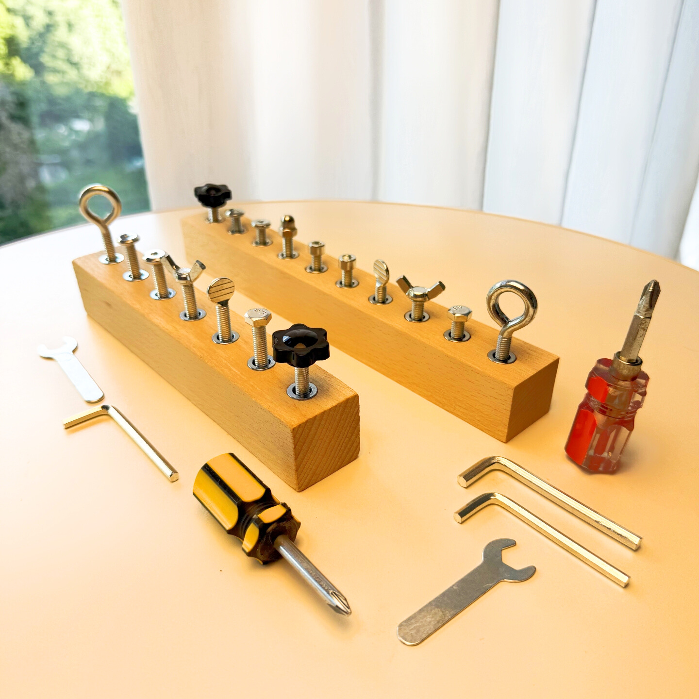 蒙氏拧螺丝玩具锻炼宝宝动手能力