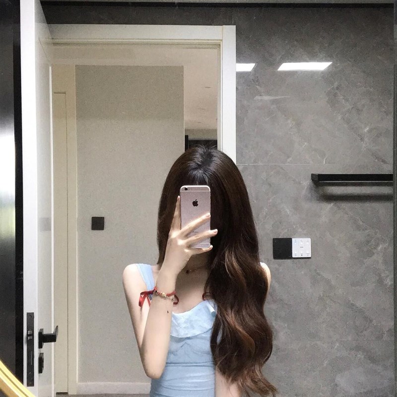 速发甜辣妹不规则荷叶边v领吊带连衣裙海边度假风收腰仙子
