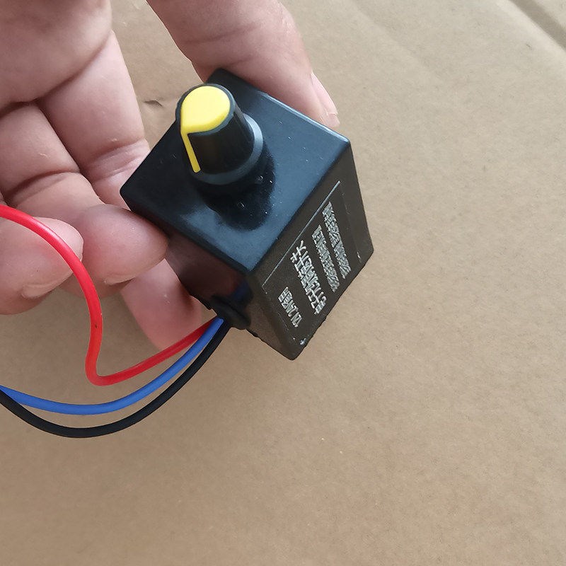 速发12v24v风扇调速器电子开关汽车货车空调暖风机大功率直流变速