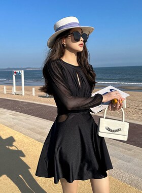 新品泳衣女款2025新款胖mm20B0斤遮肉显瘦连体泡温泉冬天季大码网