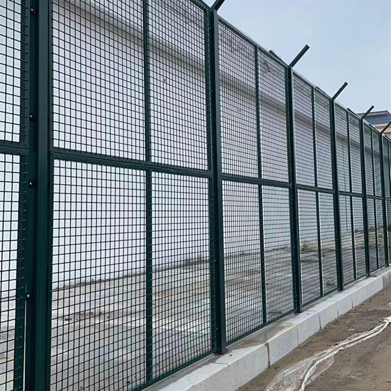 监狱刀片刺绳护栏网不锈钢隔离机场防F攀爬防护墙钢丝防护滚笼围