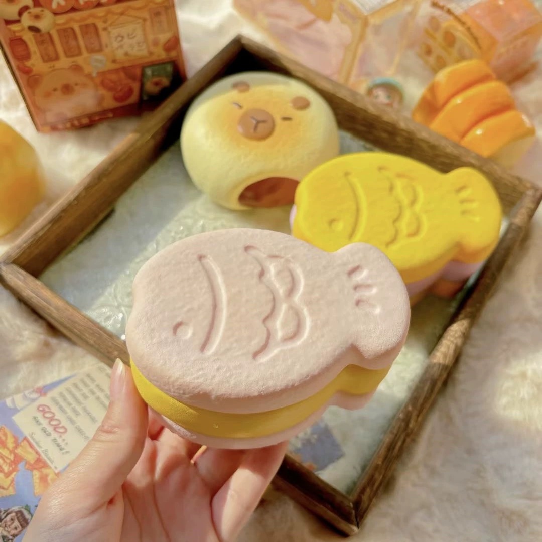 木吉鲷鱼烧草莓味慢回弹解压玩具捏捏乐squishy湿软仿真面包礼物