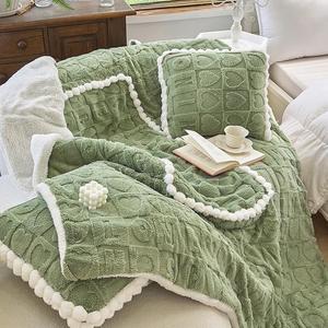 毛毯抱枕二合一午睡毯两用沙发办公午睡客厅多功能花边款家用新