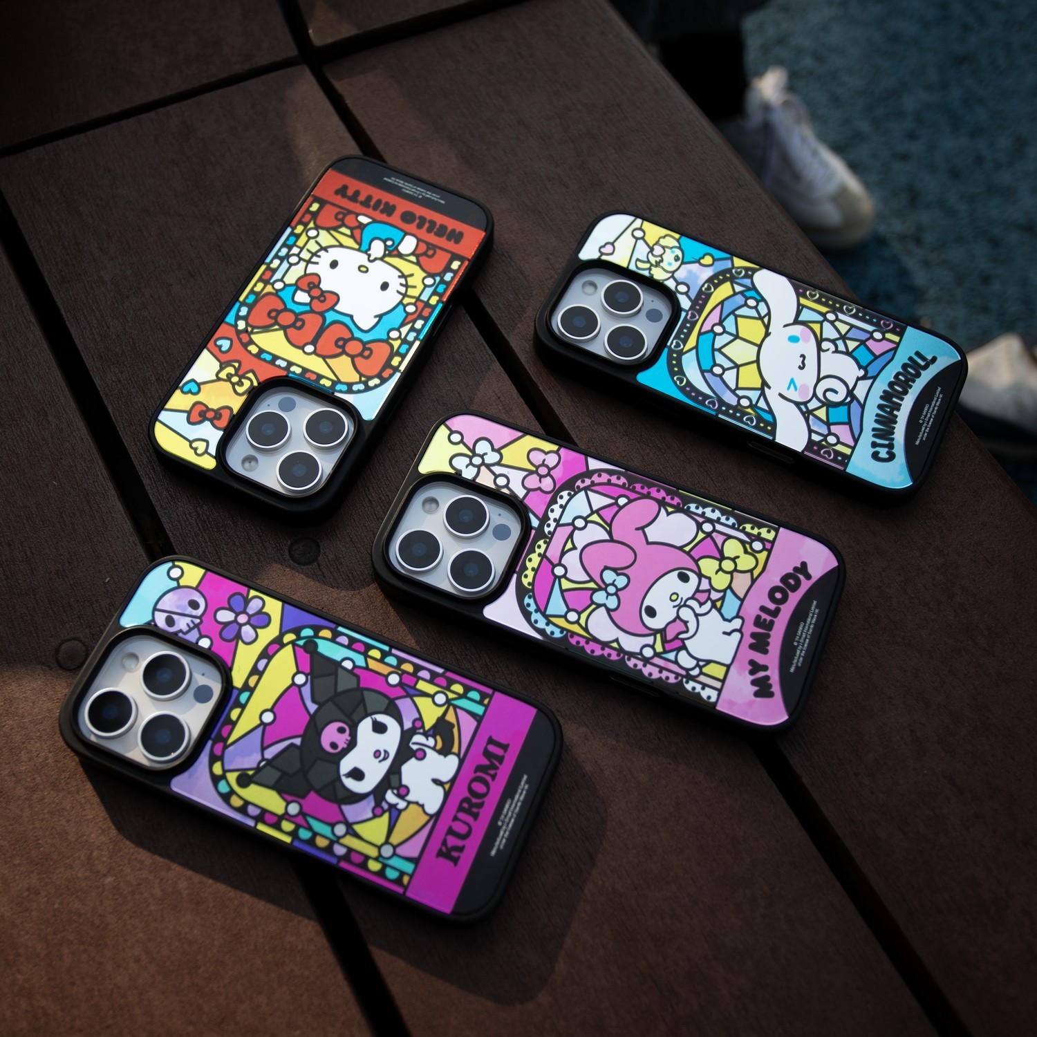 三丽鸥品牌联名磁吸镜面保护壳 防刮耐衝擊