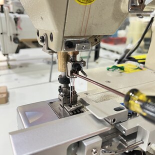 极速拷边机包缝机上针螺丝r刀通用绷缝机换针1.5 1.6内六角通用开