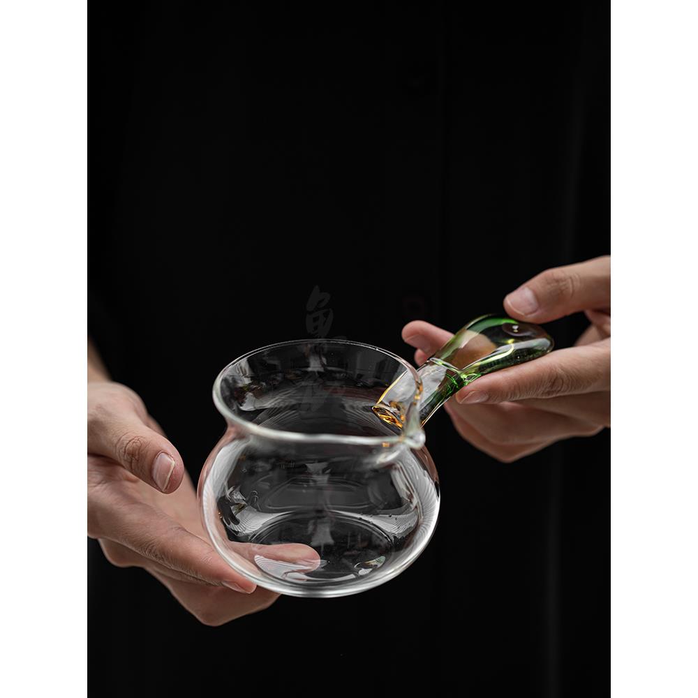 鱼戏耐热玻璃公道杯侧把手柄公杯家用功夫泡茶杯加厚分茶器茶海