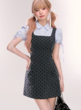 现货QDQD灰色波点吊带连衣裙女夏季新款早春气质收腰背带裙背心裙