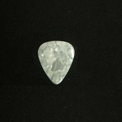 极速Darius various guitar pick thicknesses are avai.lable