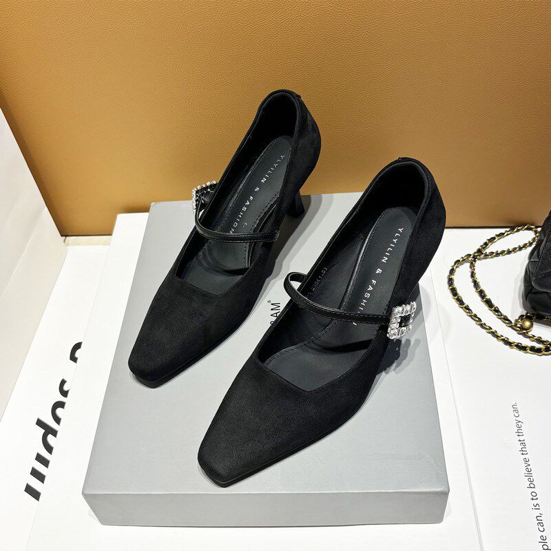 极速黑色绒面方头高跟鞋女细跟性感2026年新款Q职业通勤一字扣带